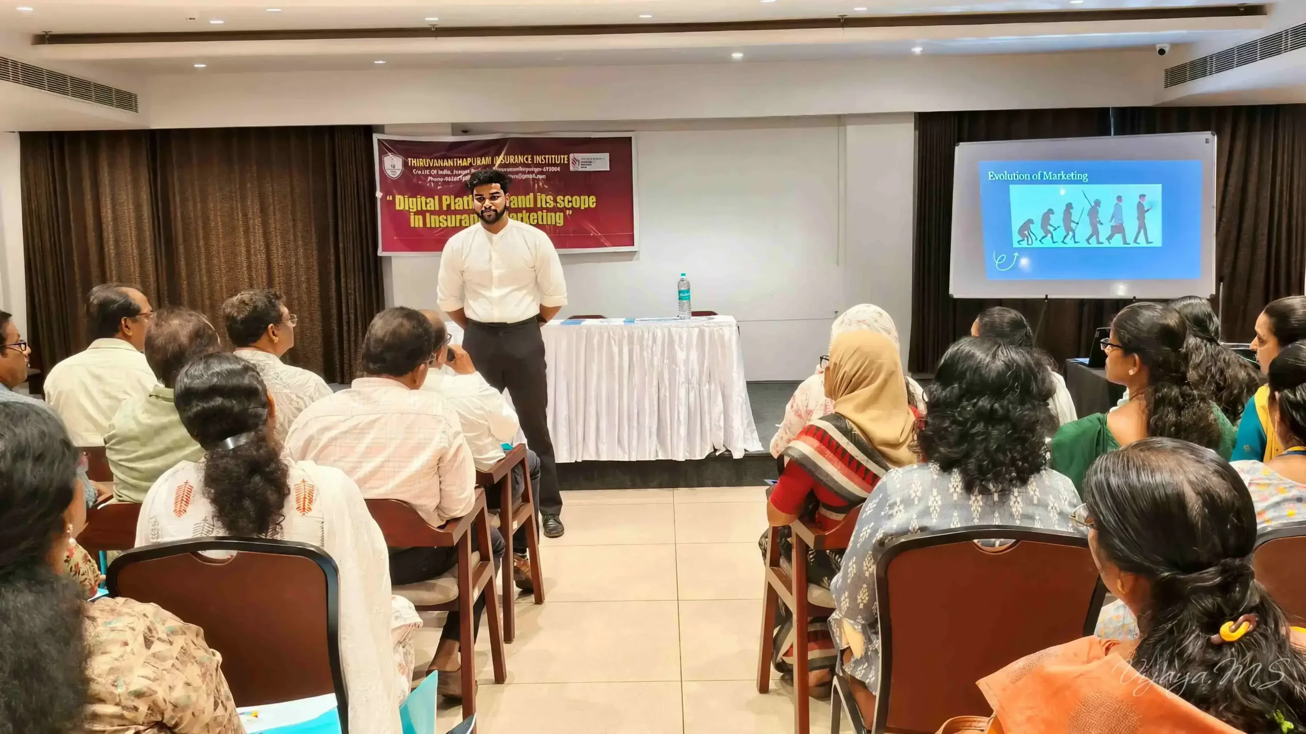 Training session on digital tools and insurance business development