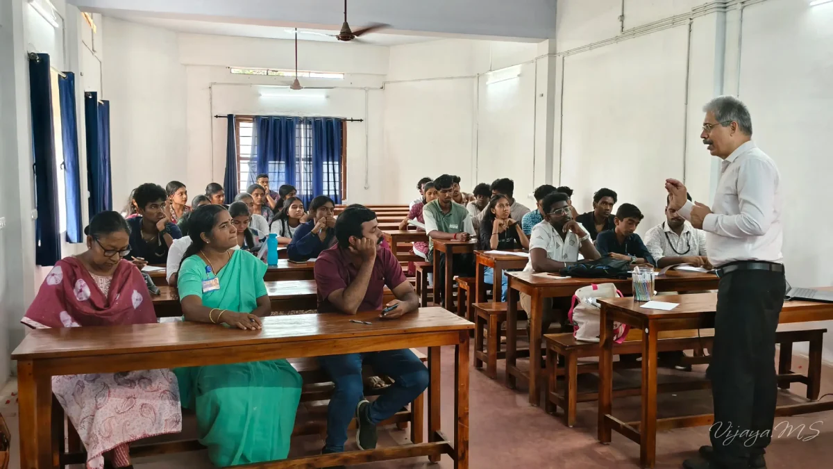 Students attending the Role of Youth in Spreading Insurance seminar